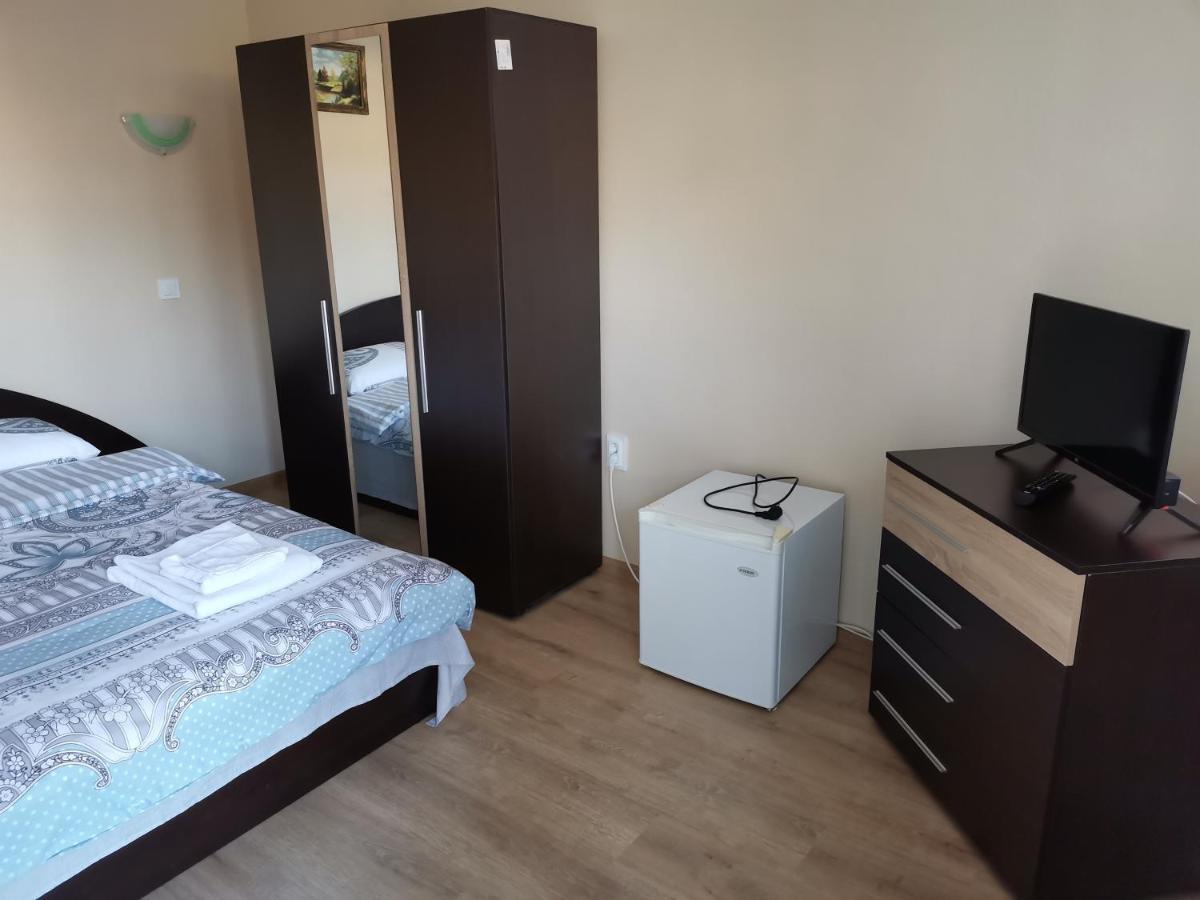 Guest Rooms Mihaylovi Pavel Banya Buitenkant foto