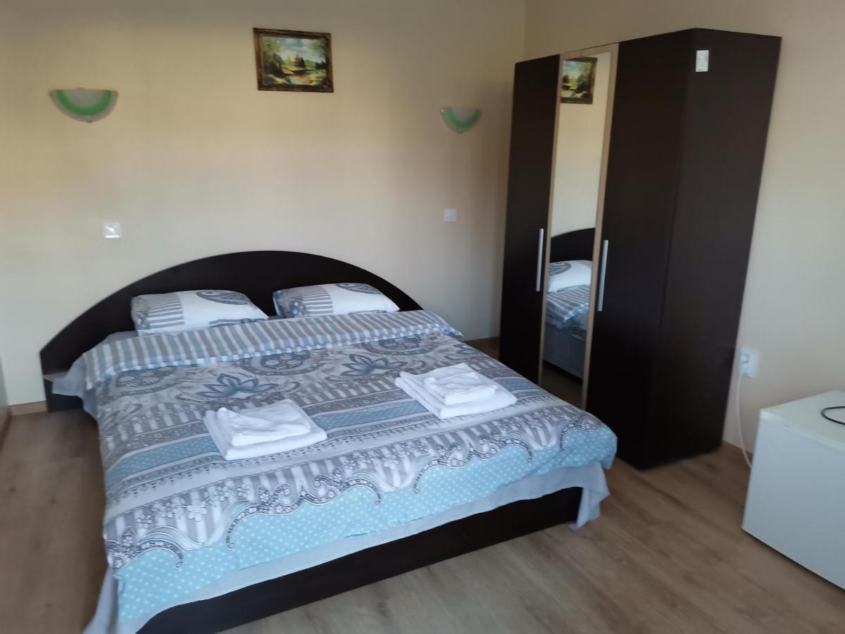 Guest Rooms Mihaylovi Pavel Banya Buitenkant foto