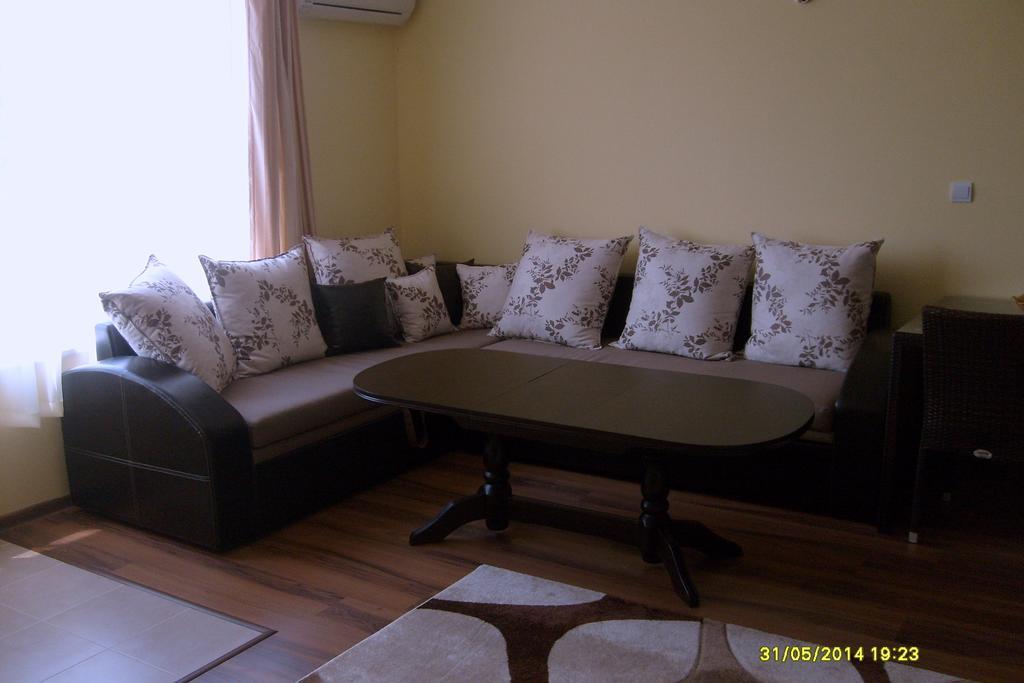 Guest Rooms Mihaylovi Pavel Banya Kamer foto
