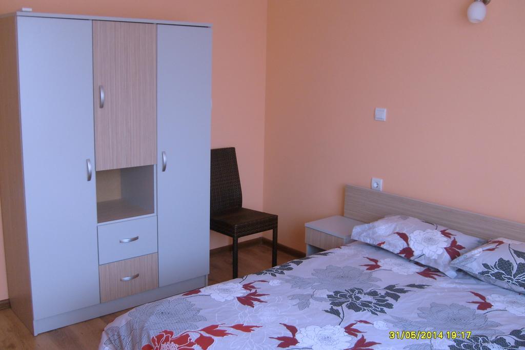 Guest Rooms Mihaylovi Pavel Banya Kamer foto